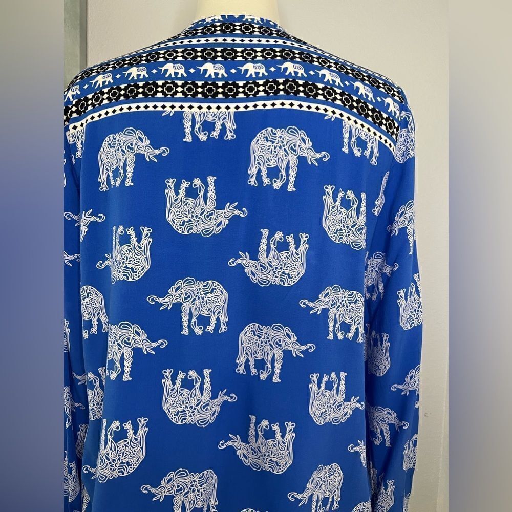 Crown & Ivy blouse - Picture 6 of 6